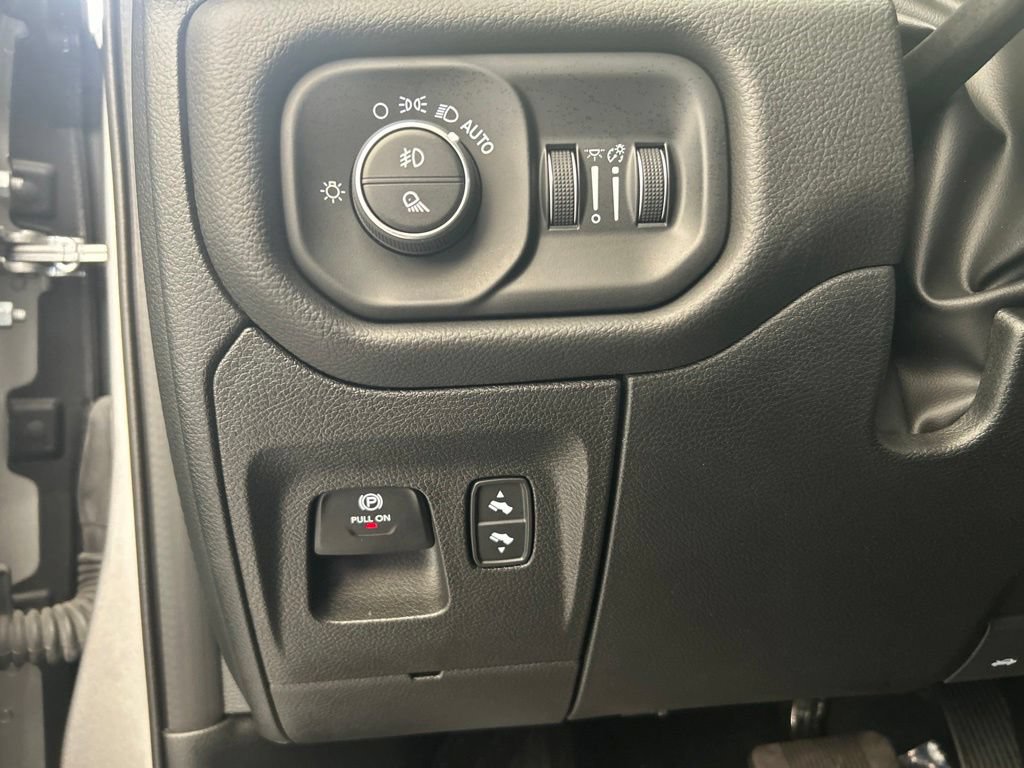 Used 2025 RAM 1500 Big Horn AWD/4WD image 42