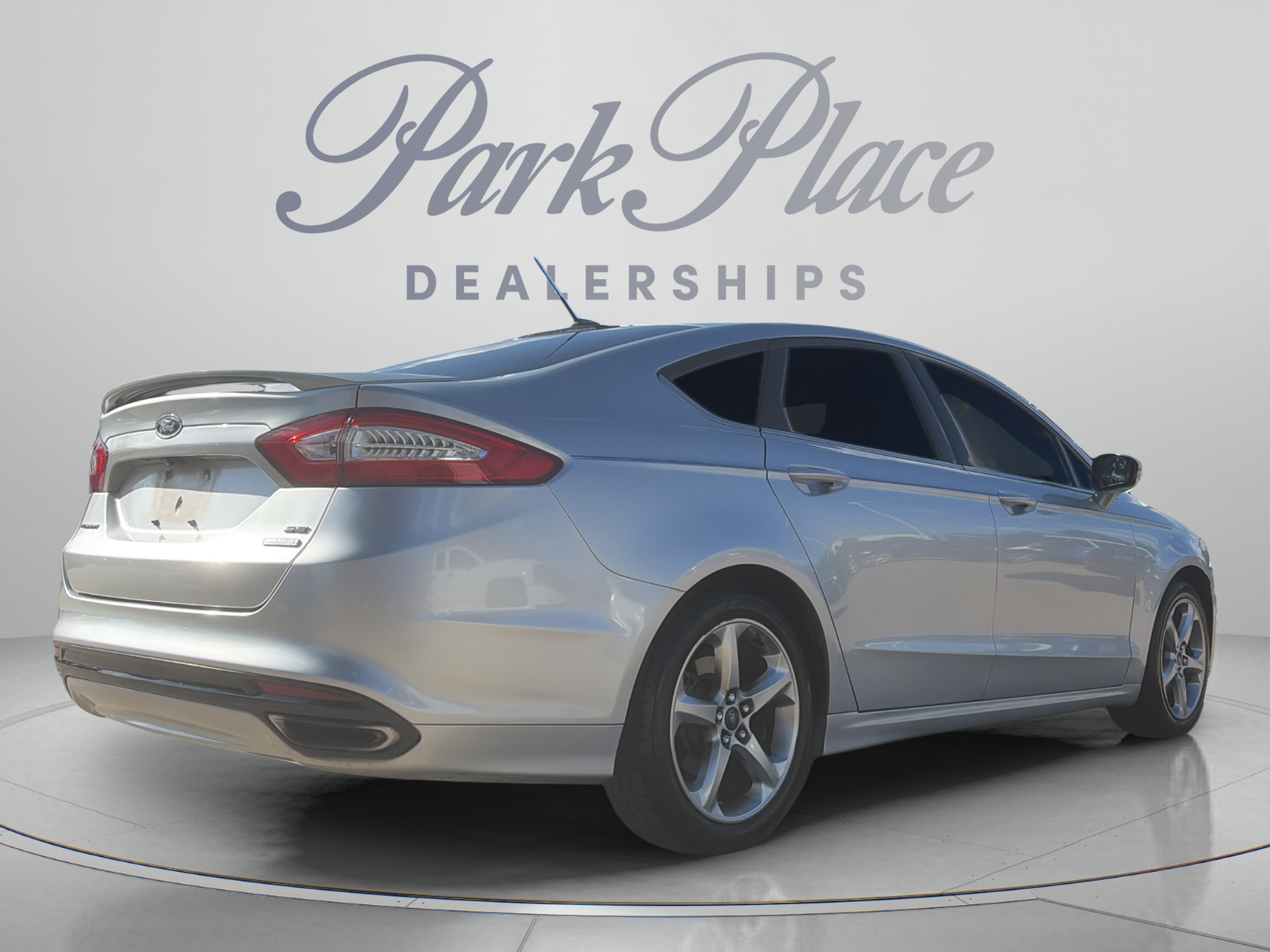 Used 2014 Ford Fusion SE FWD image 6