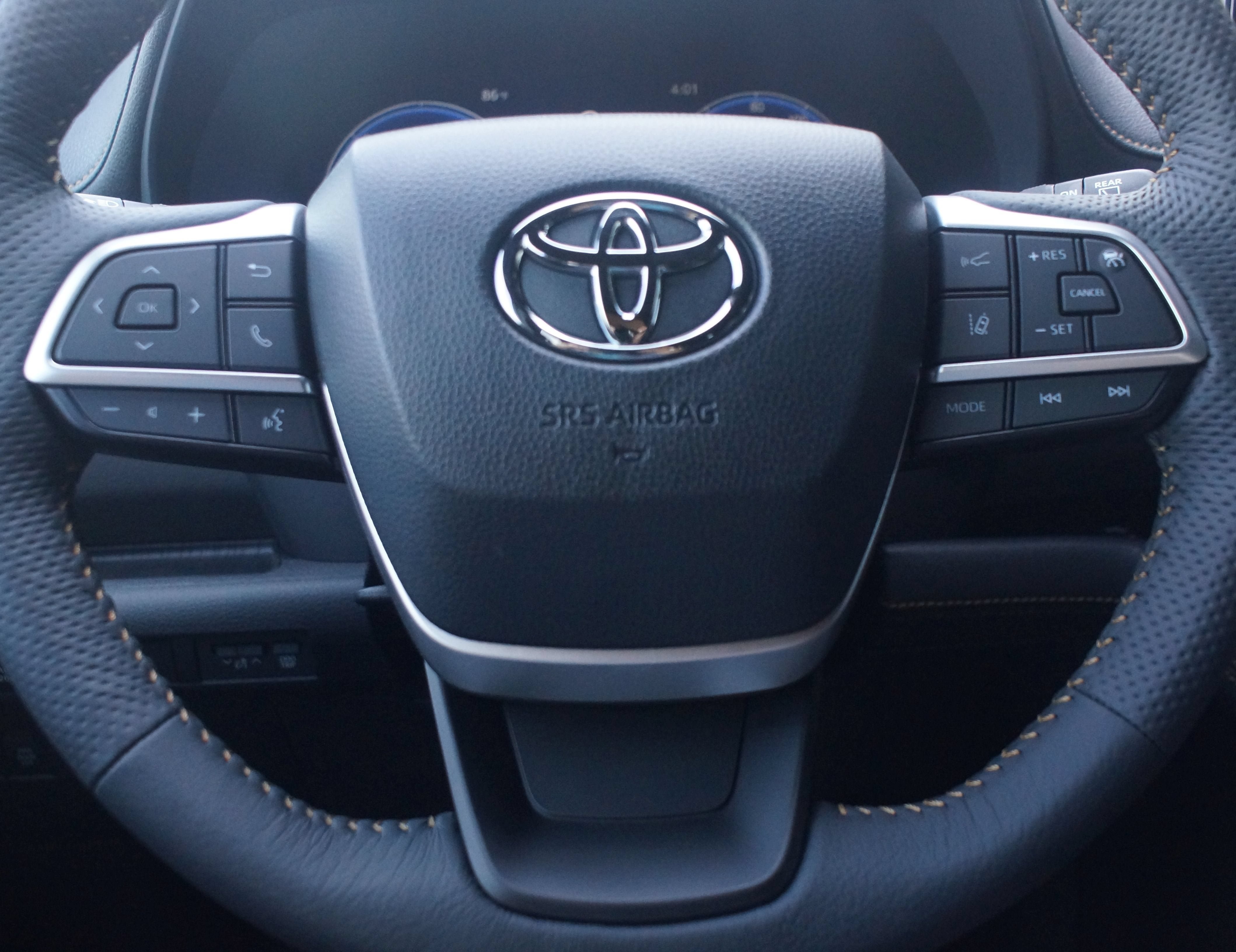Certified 2026 Toyota Sienna XLE Woodland Edition AWD/4WD image 8