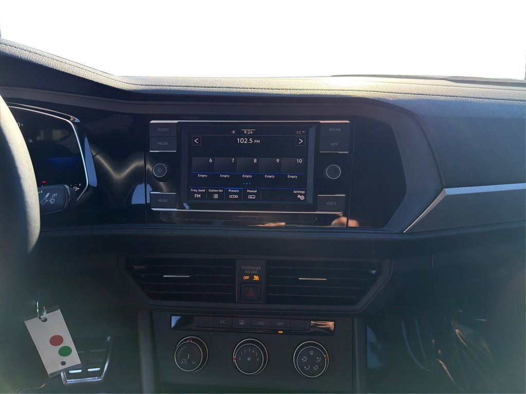 Used 2023 Volkswagen Jetta Sport image 14