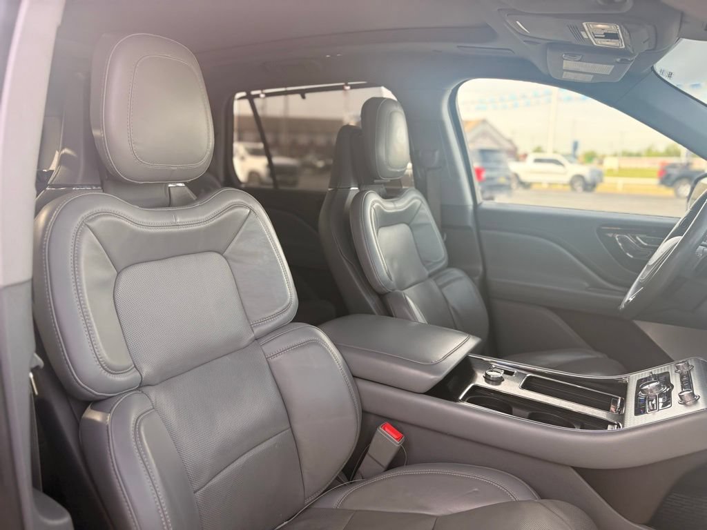 Used 2021 Lincoln Aviator Grand Touring w/ Equipment Group 302A AWD/4WD image 21