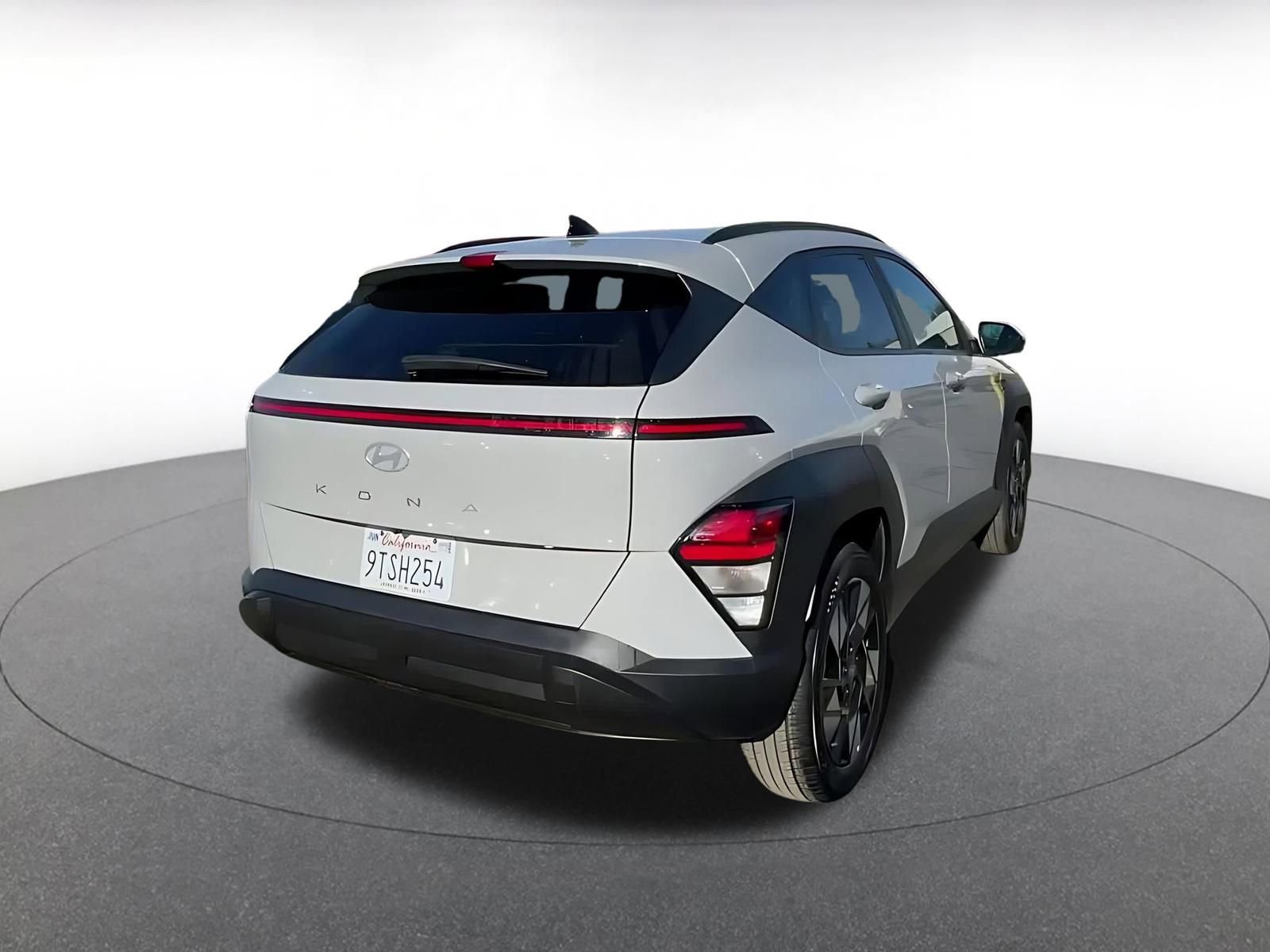 Used 2025 Hyundai Kona SEL image 12