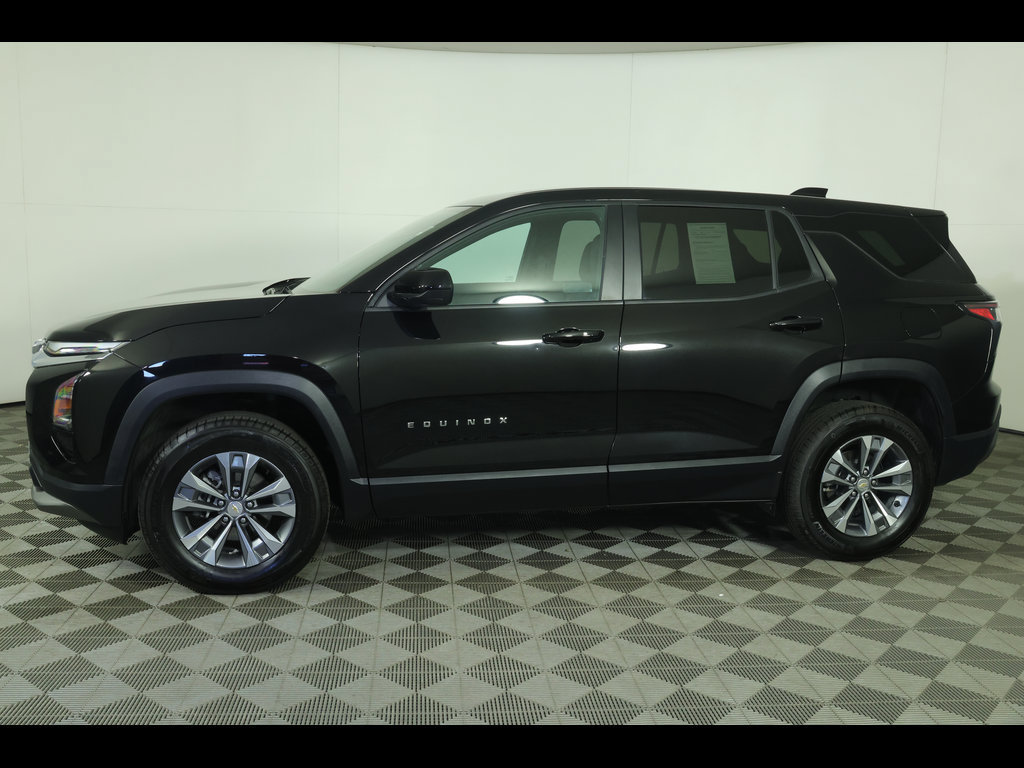 Used 2026 Chevrolet Equinox LT AWD/4WD image 13