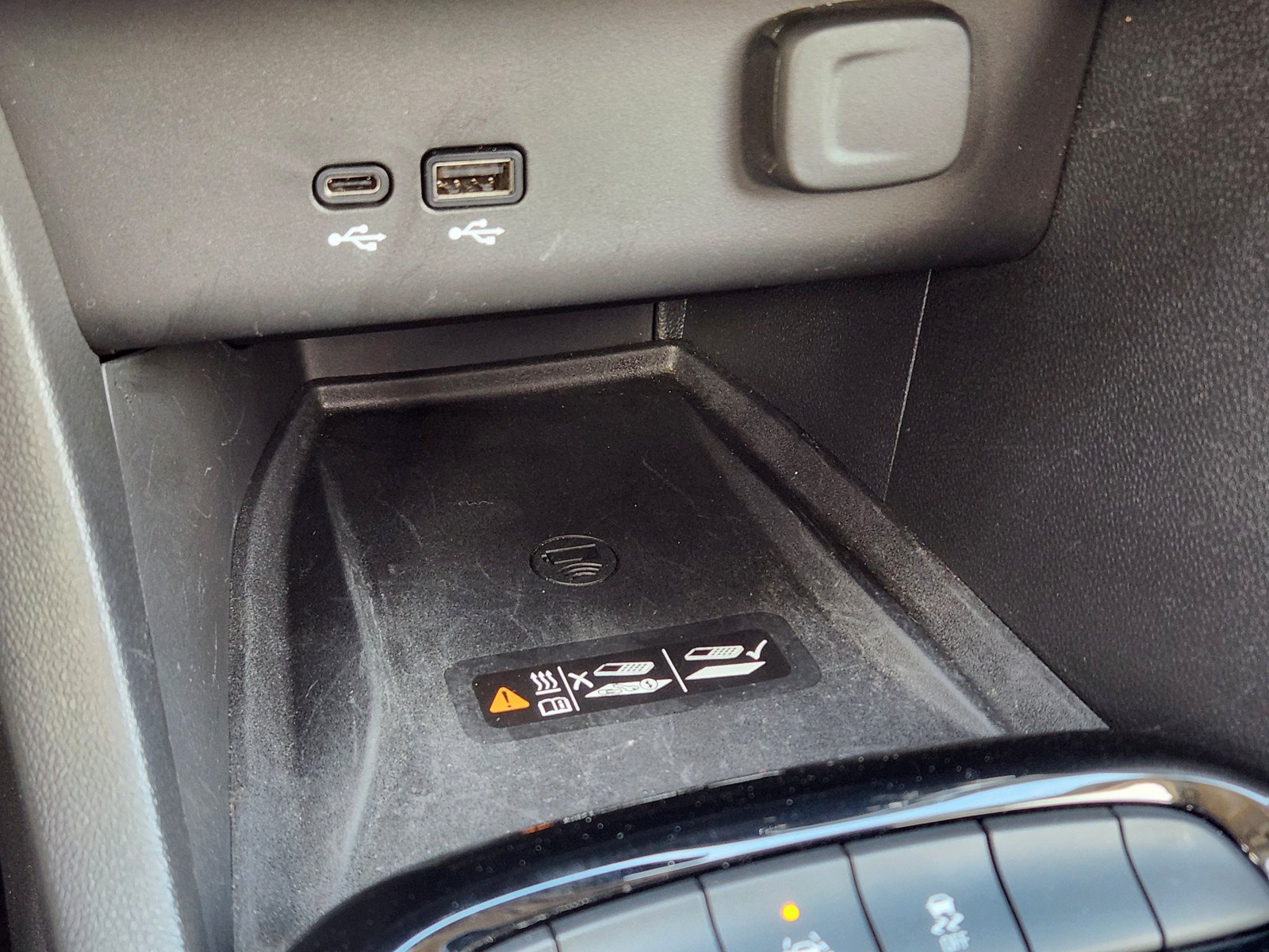 Used 2024 Buick Encore GX Sport Touring w/ Comfort Package FWD image 16