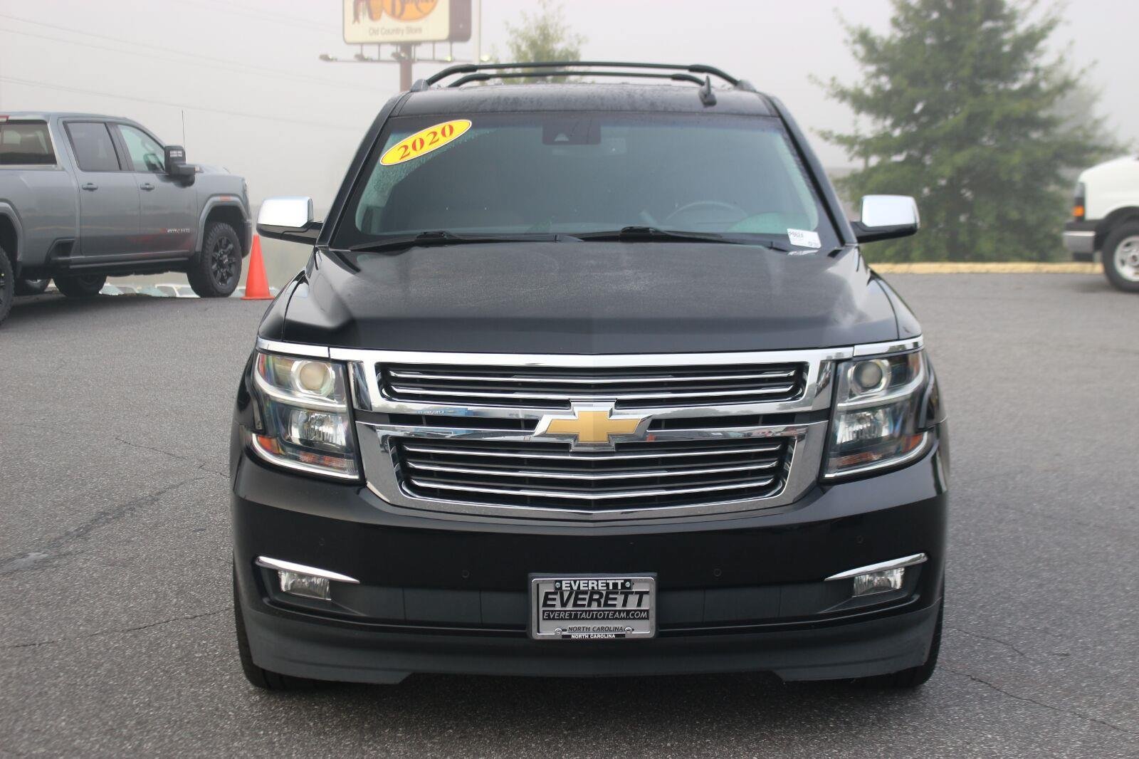 Used 2020 Chevrolet Suburban Premier w/ Premier Plus Edition AWD/4WD image 2