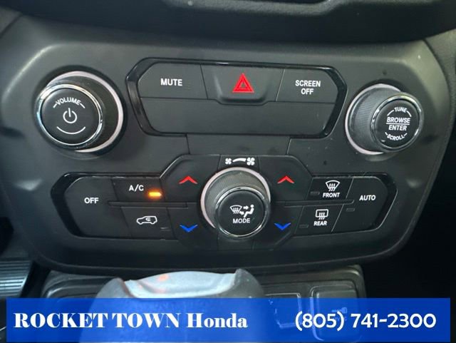Used 2020 Jeep Renegade Latitude w/ Popular Equipment Group FWD image 14