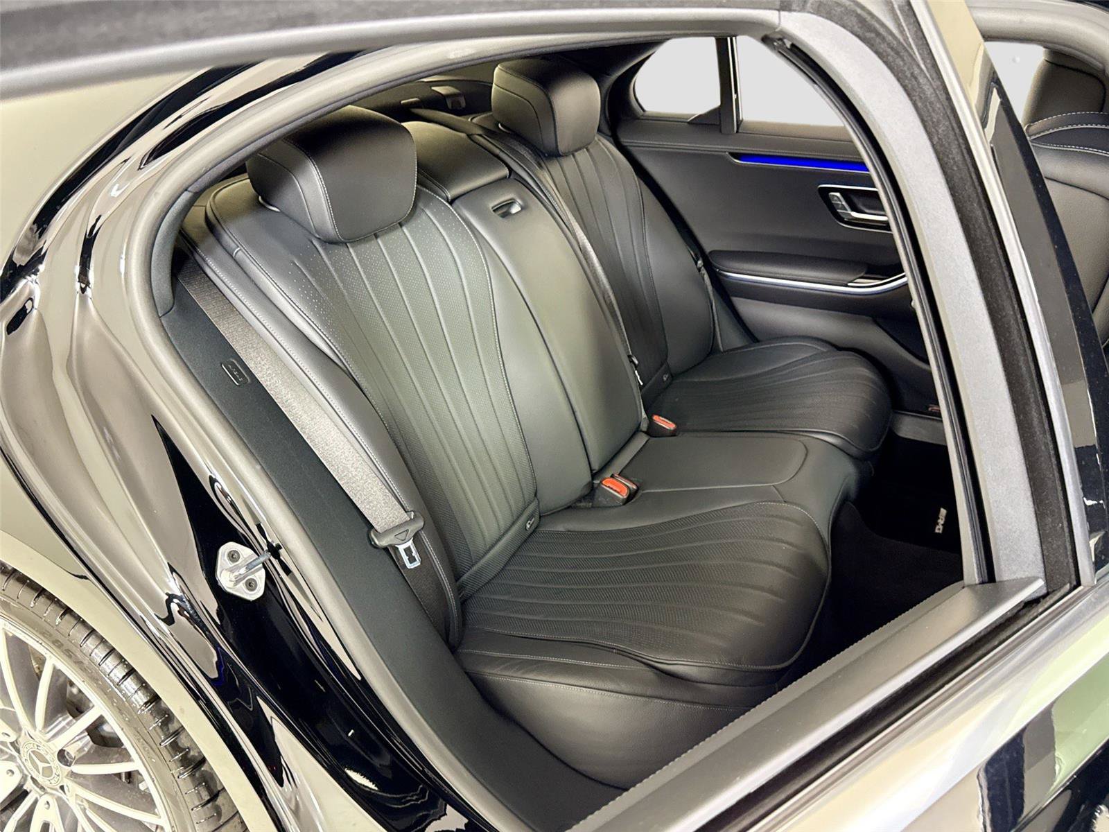 Used 2023 Mercedes-Benz S 500 4MATIC image 25