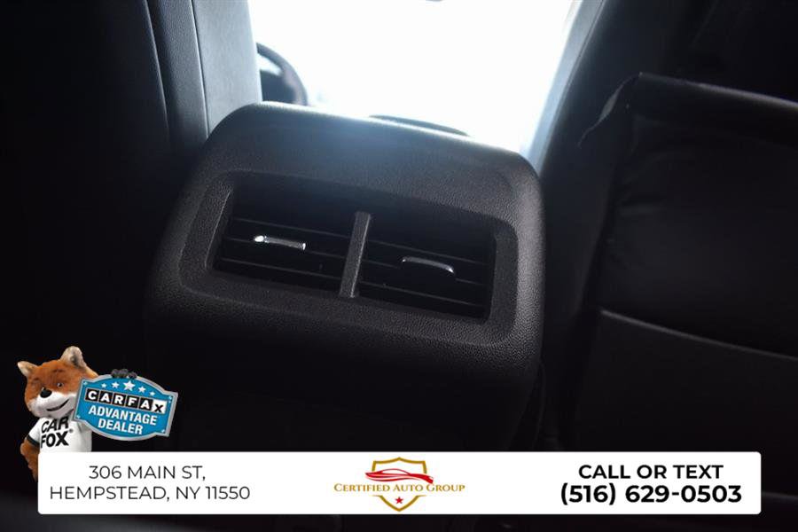 Used 2023 GMC Terrain SLT image 31