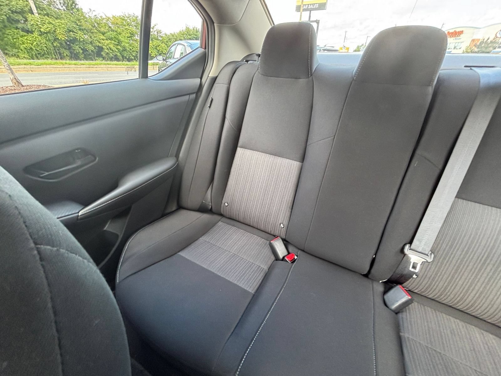 Used 2025 Nissan Sentra SV FWD image 32