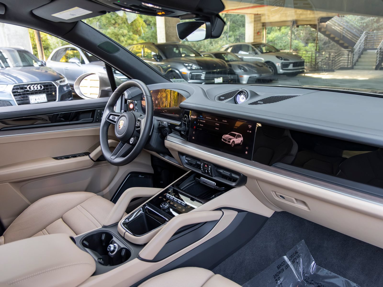 Certified 2025 Porsche Cayenne S AWD/4WD image 64
