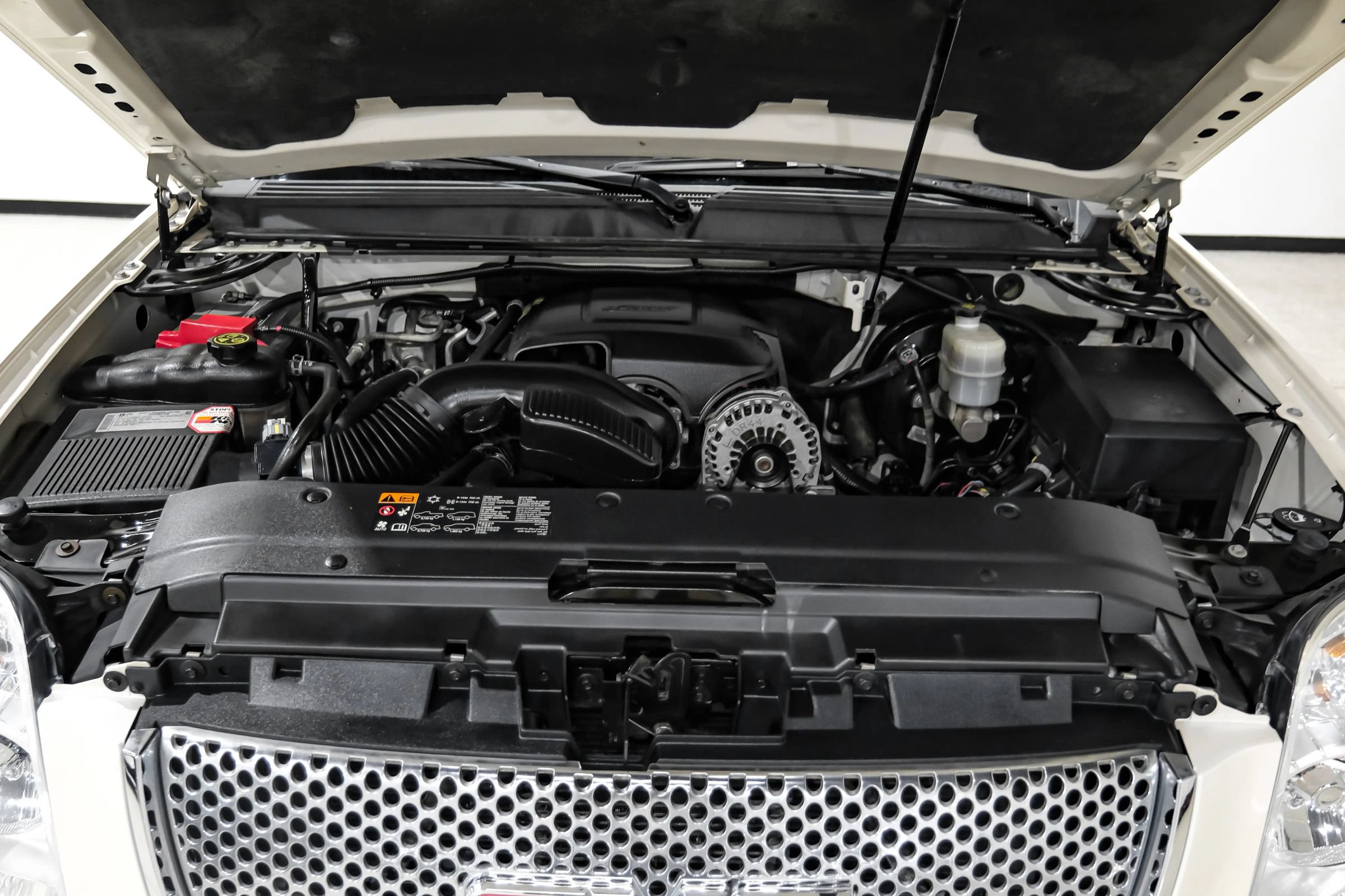 Used 2014 GMC Yukon Denali RWD image 62
