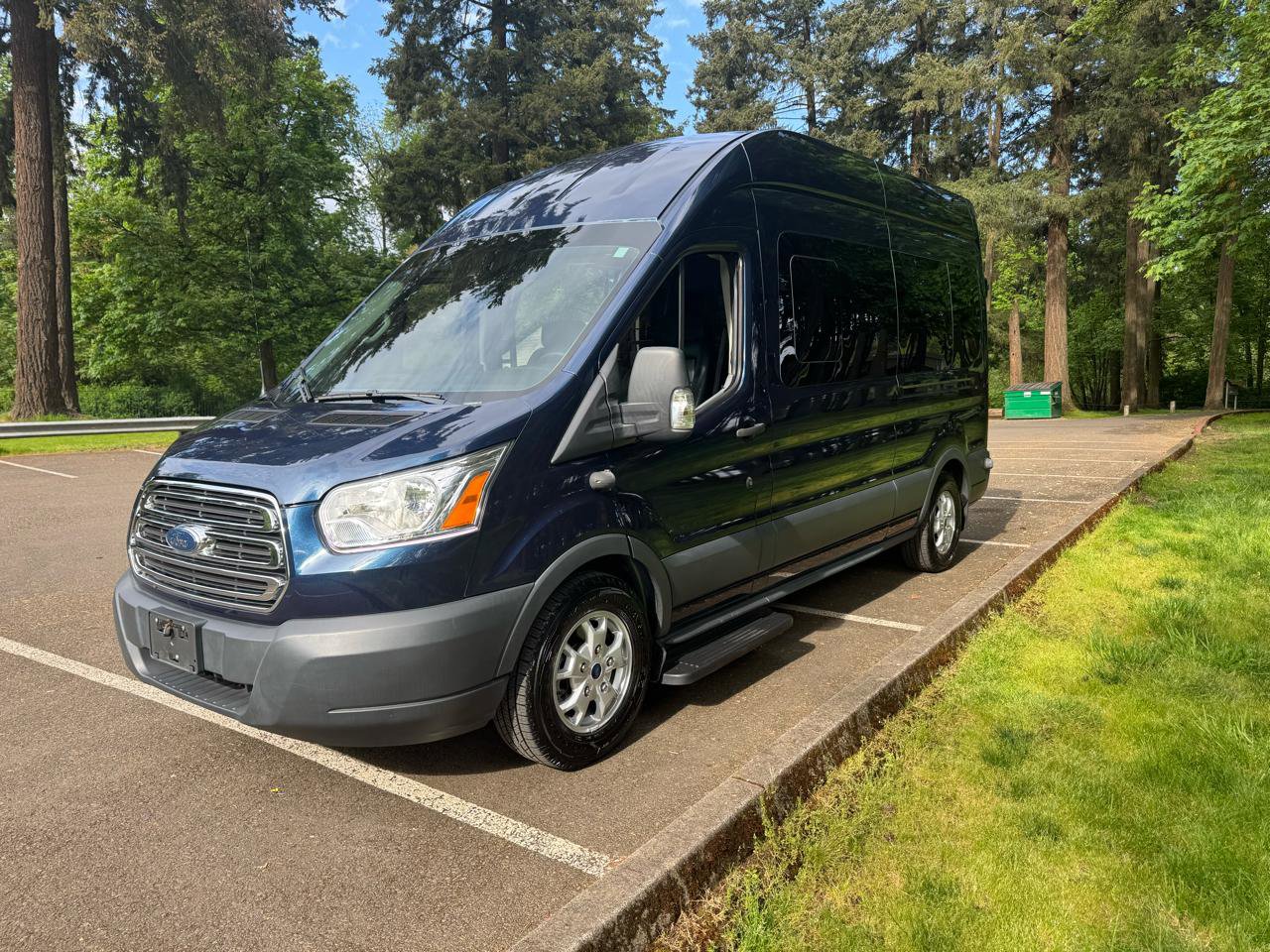 Used 2015 Ford Transit 350 XLT RWD image 4