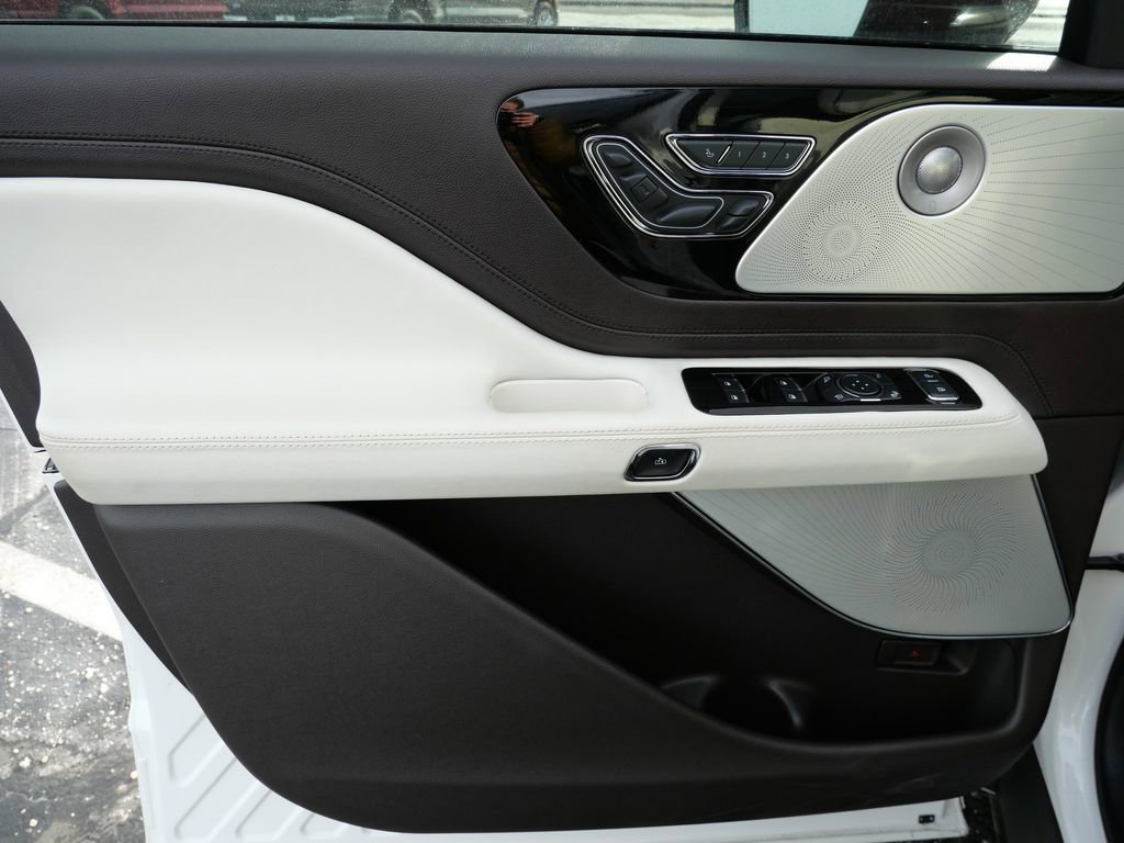 Used 2023 Lincoln Aviator Black Label w/ Dynamic Handling Package image 36