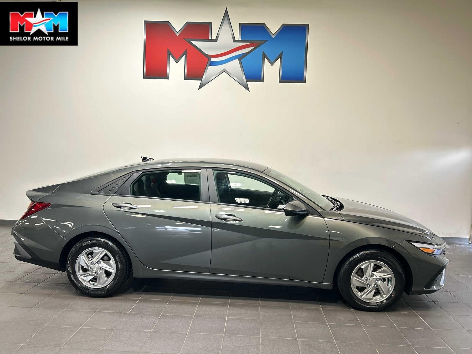 New 2026 Hyundai Elantra SE