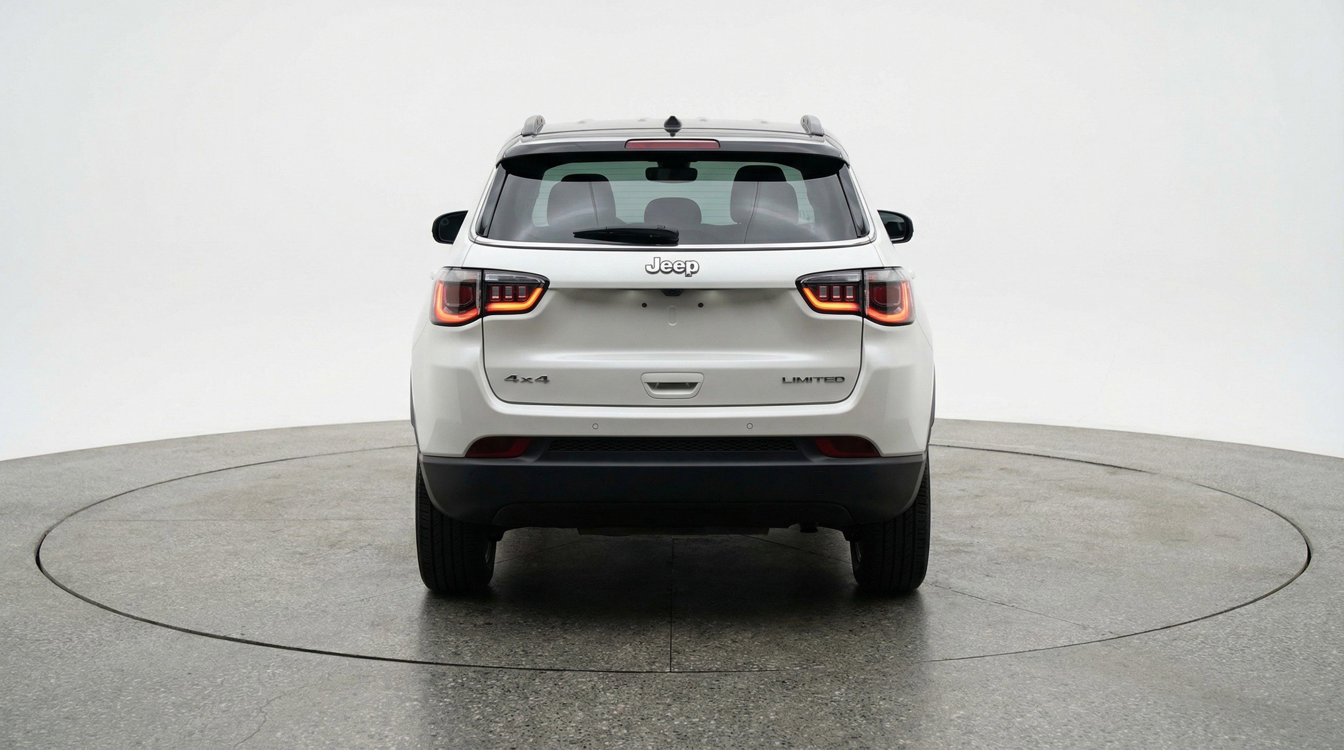 Used 2025 Jeep Compass Limited image 7