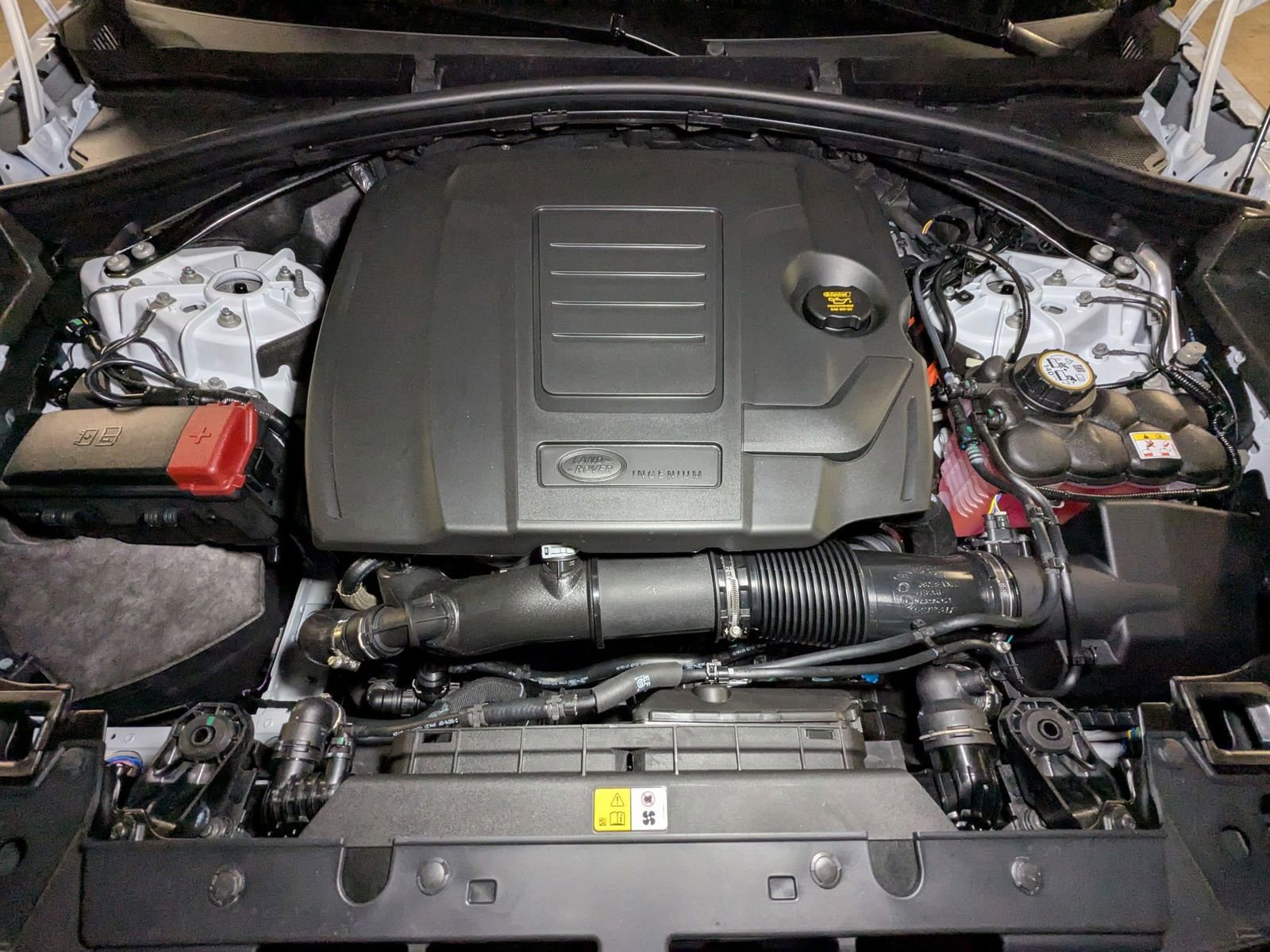 New 2026 Land Rover Range Rover Velar Dynamic SE image 18