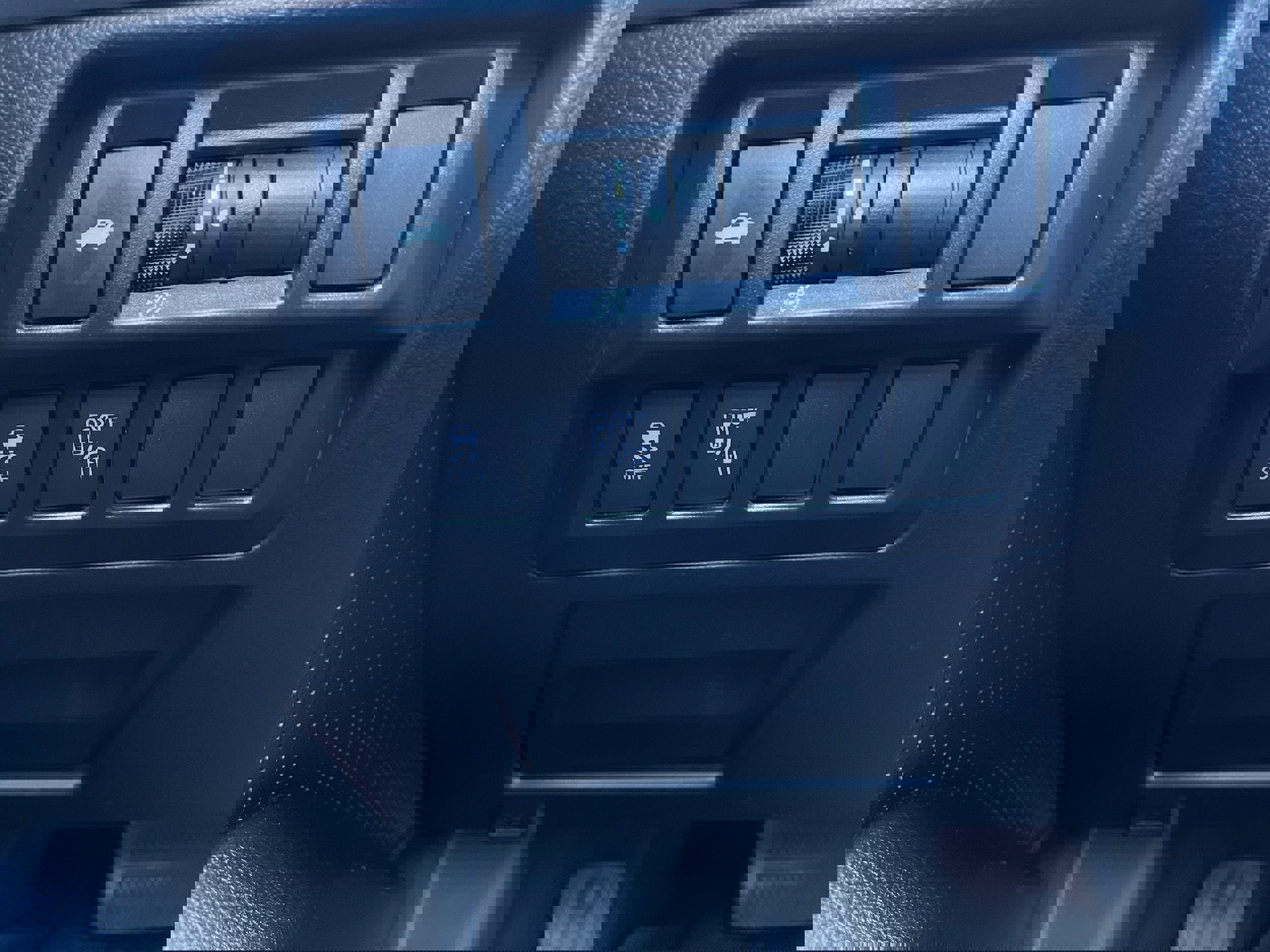 Used 2016 Subaru Legacy 3.6R Limited image 19