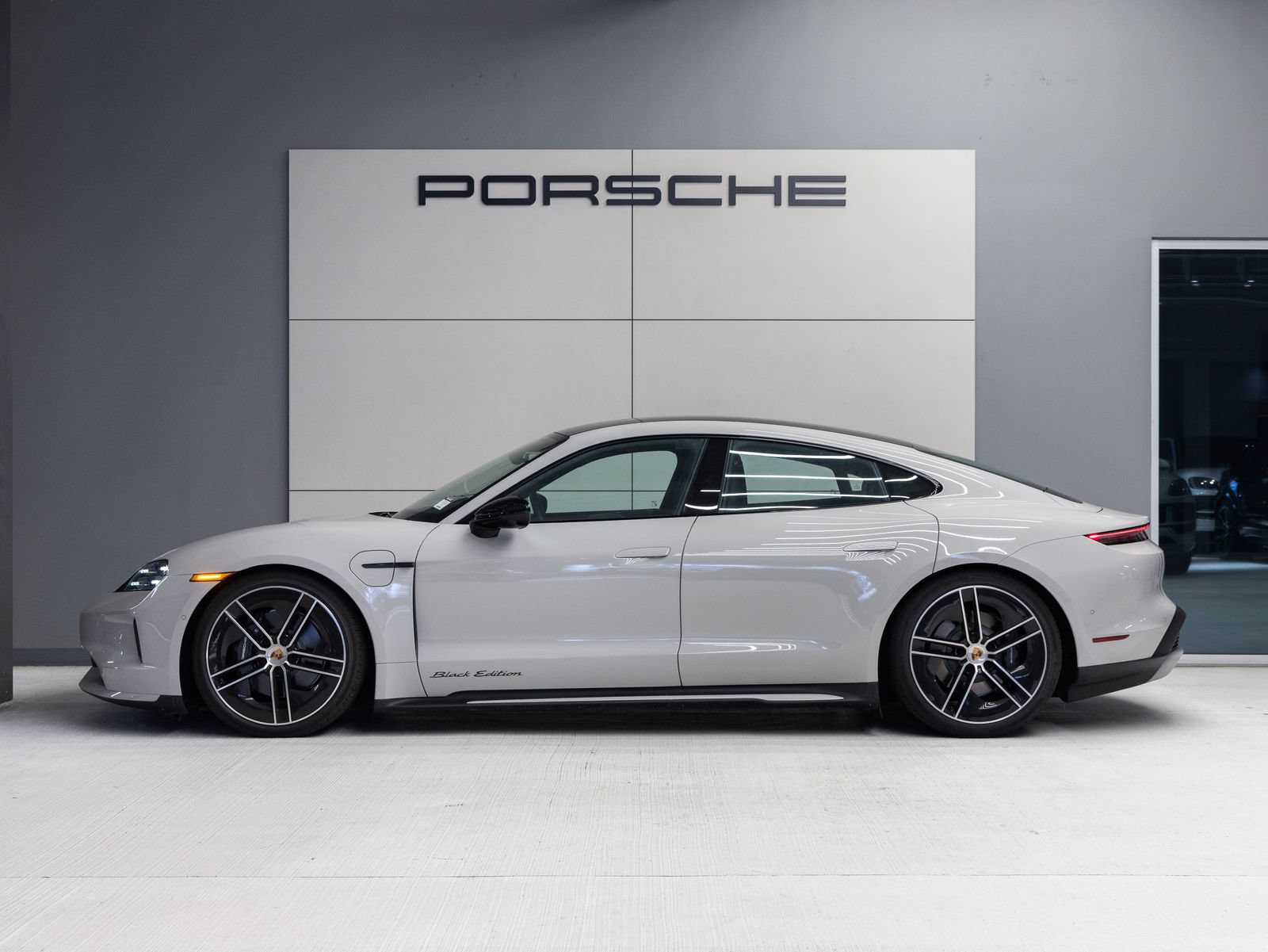 Certified 2026 Porsche Taycan AWD/4WD image 2