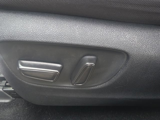 Used 2021 Toyota Highlander L FWD image 25