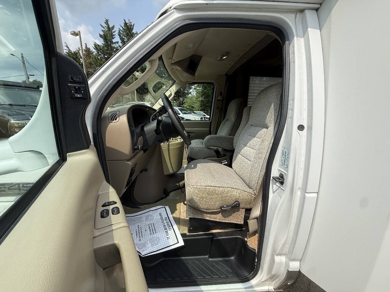 Used 2006 Ford E-450 and Econoline 450 RWD image 9