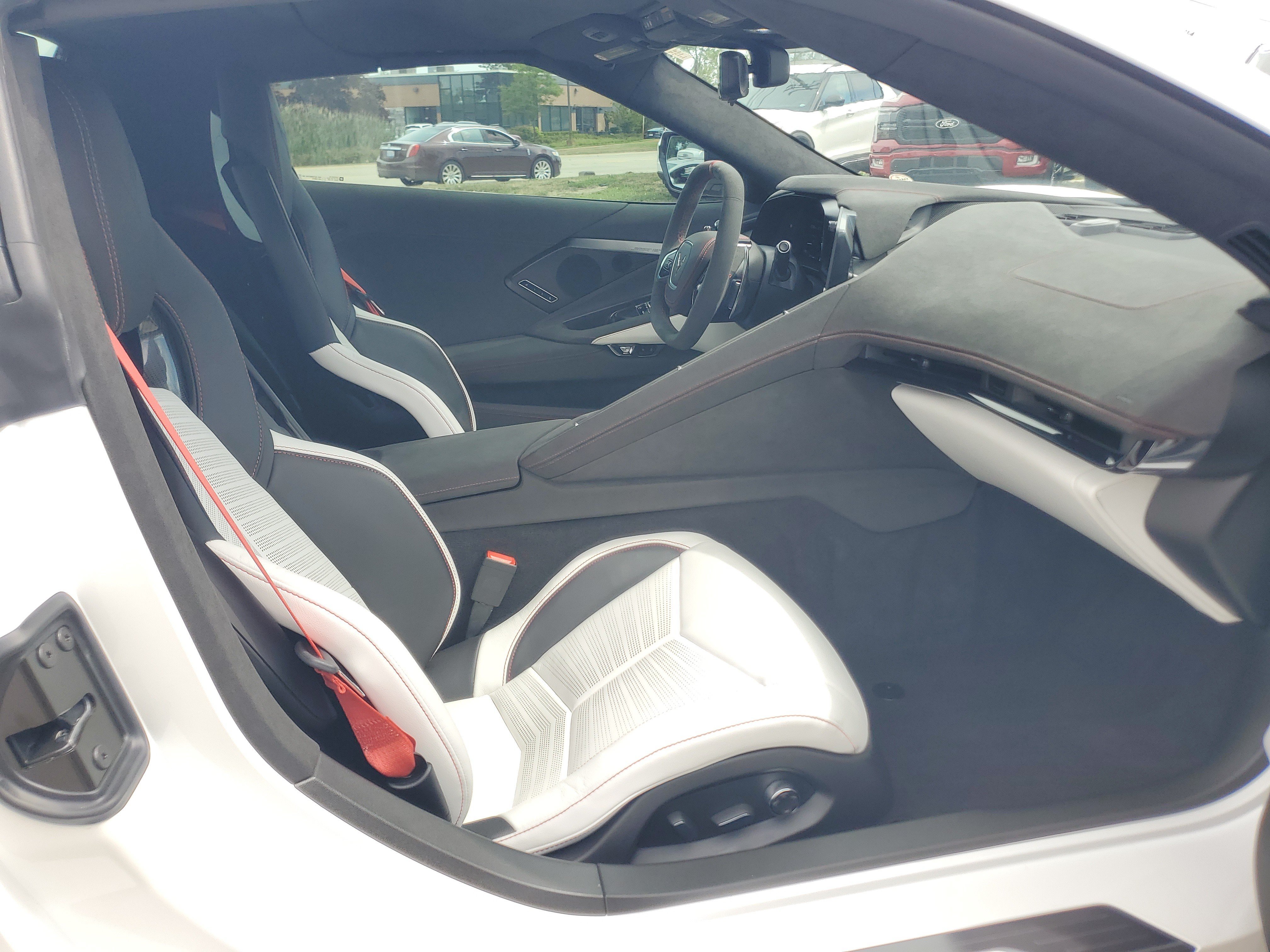 Used 2023 Chevrolet Corvette Stingray Premium Conv w/ Z51 Performance Package RWD image 8