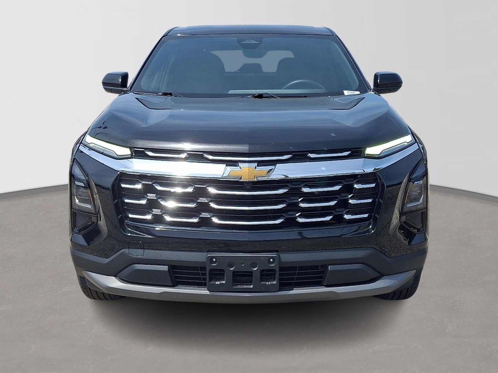 Used 2025 Chevrolet Equinox LT AWD/4WD image 2