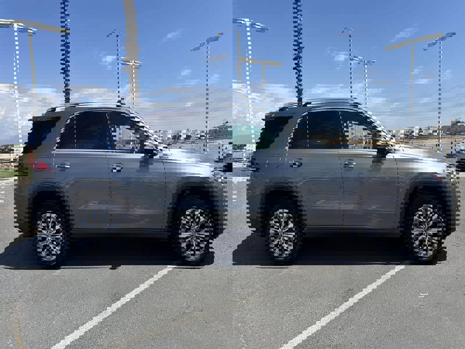 Used 2022 Mercedes-Benz GLE 350 4MATIC image 3