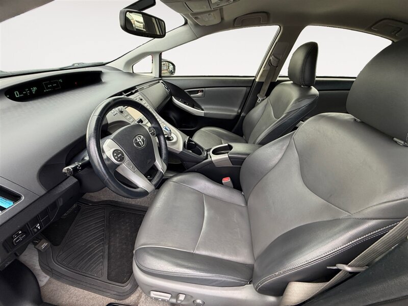 Used 2015 Toyota Prius Four FWD image 10