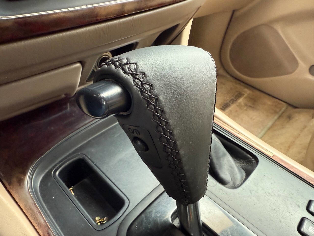 Used 2002 Toyota Land Cruiser image 18