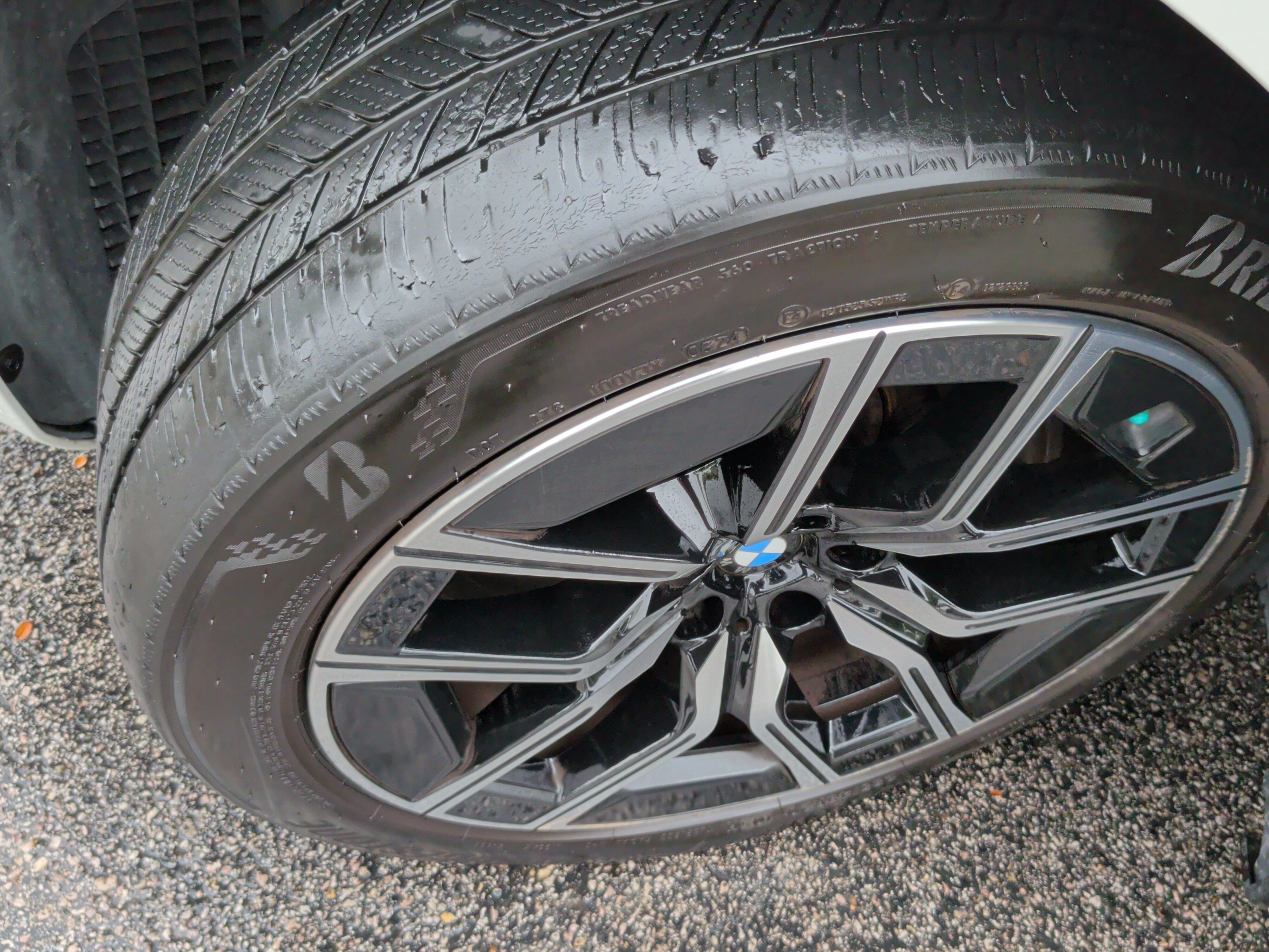 Used 2024 BMW 740i xDrive AWD/4WD image 9