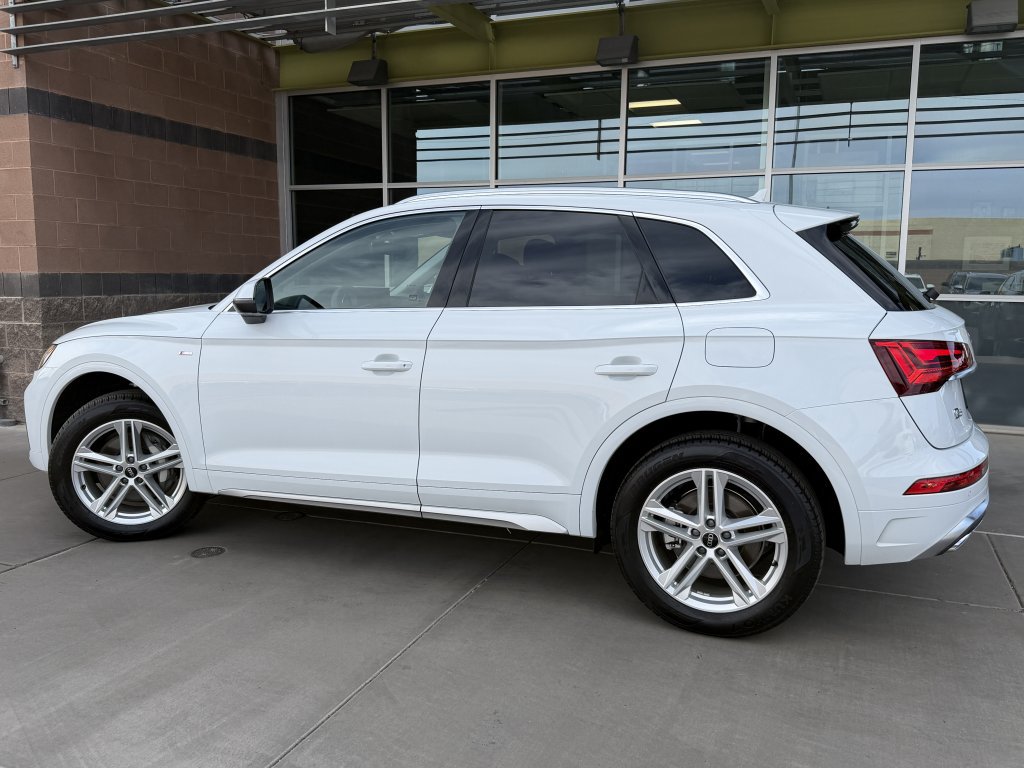 Used 2025 Audi Q5 e Premium Plus w/ Premium Plus Package AWD/4WD image 5