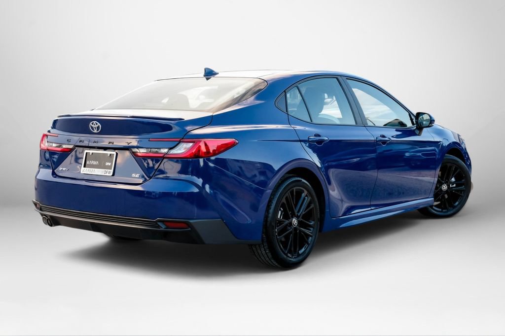 Used 2025 Toyota Camry SE FWD image 6
