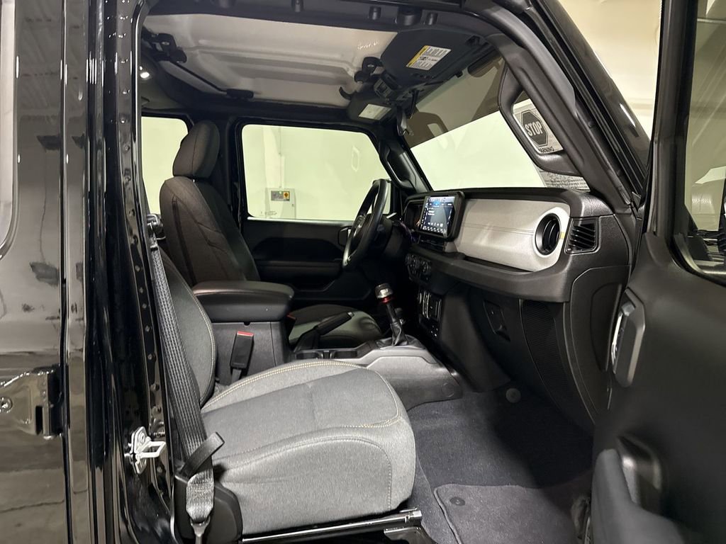 Used 2025 Jeep Wrangler Sport image 21