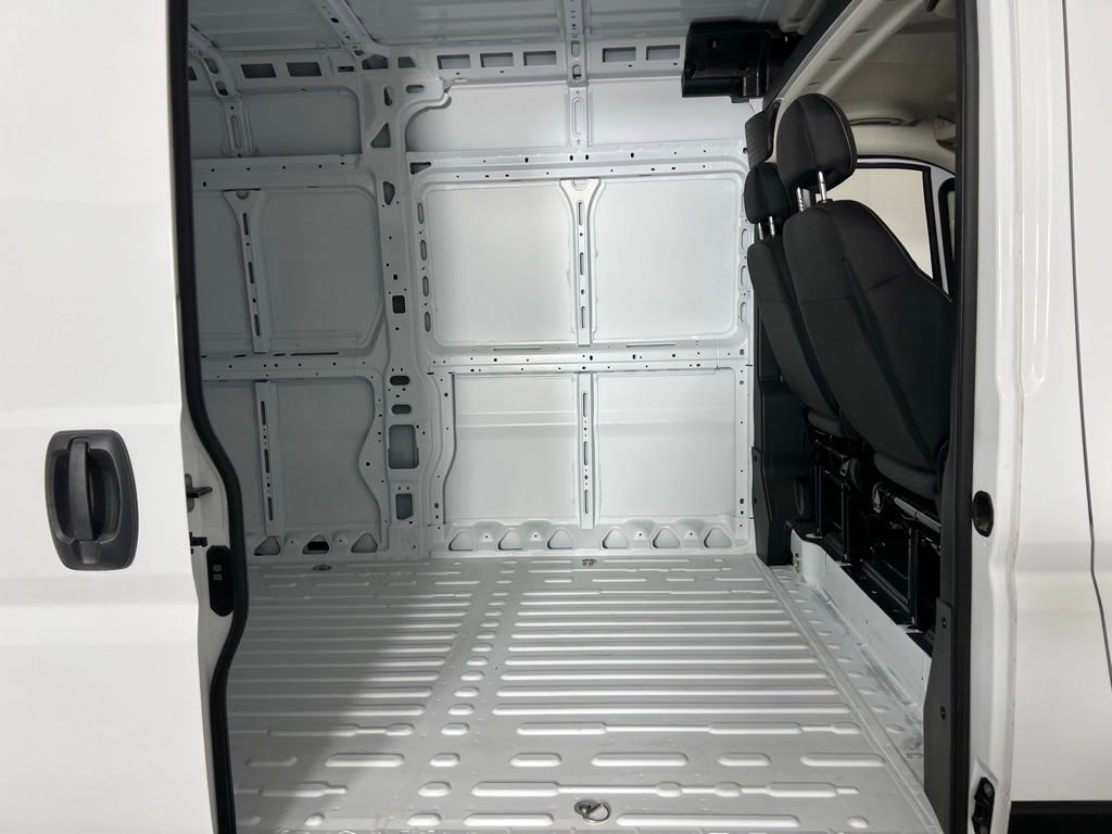 Used 2025 RAM ProMaster 2500 w/ Storage Group image 27