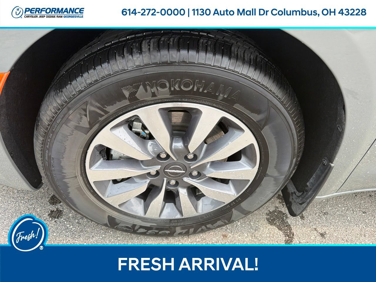 Used 2024 Chrysler Pacifica Limited FWD image 10