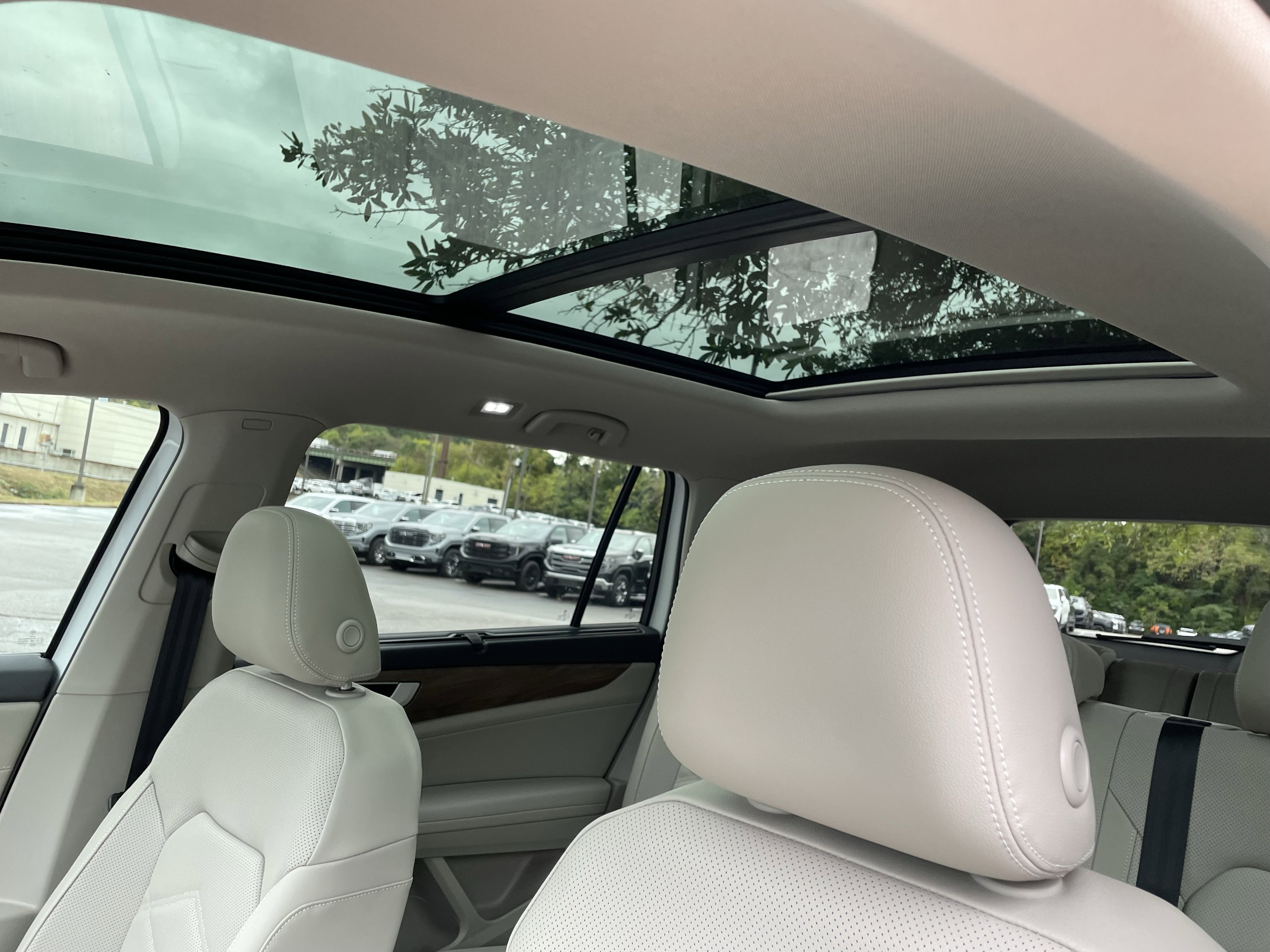 New 2026 Volkswagen Atlas SE image 16