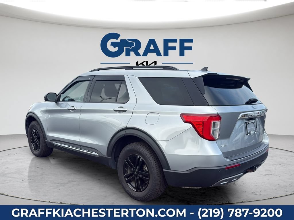 Used 2021 Ford Explorer XLT w/ Equipment Group 202A AWD/4WD image 5