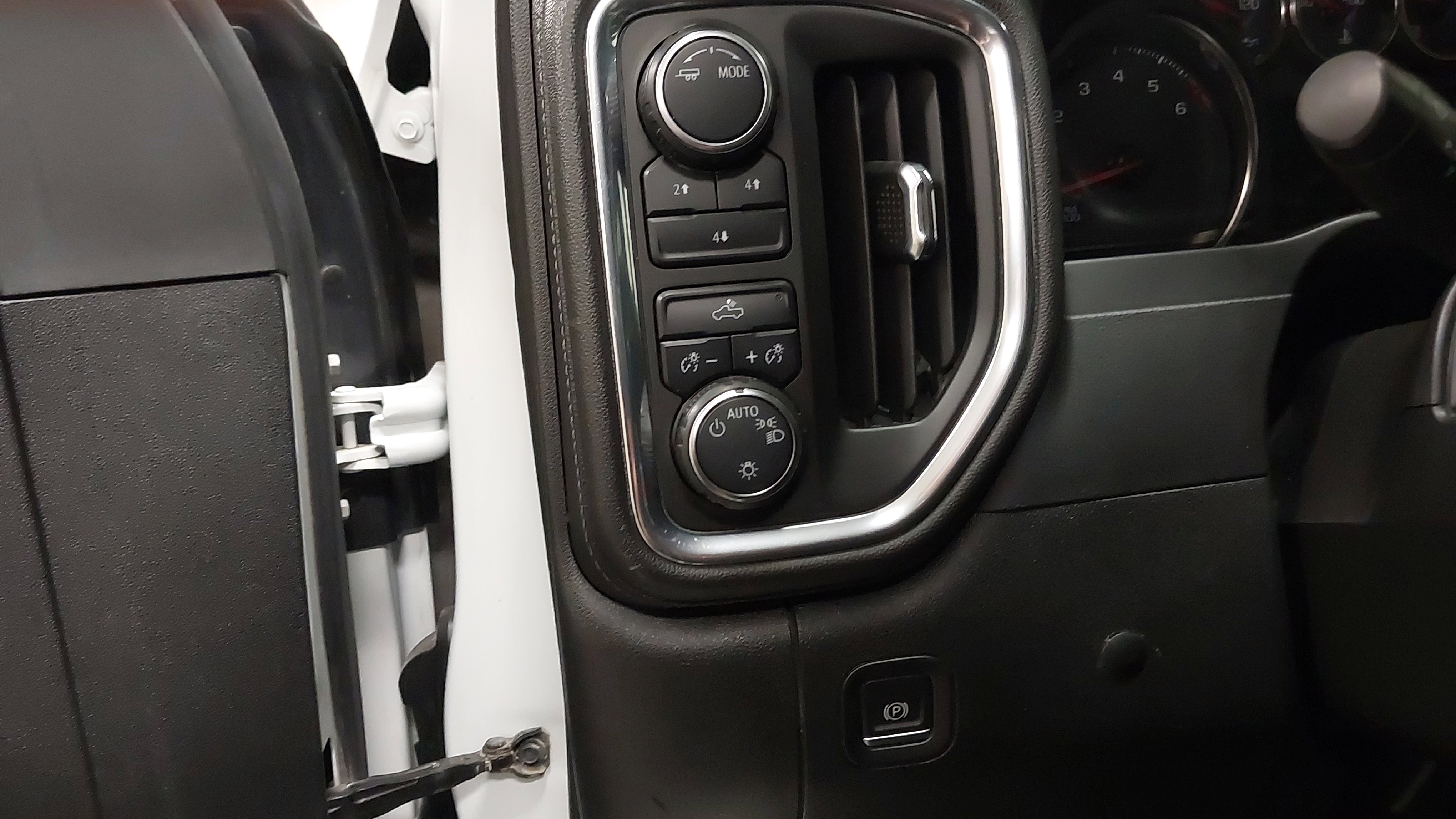 Used 2021 Chevrolet Silverado 2500 LT w/ Snow Plow Prep/Camper Package image 23