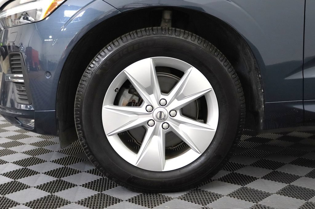Used 2022 Volvo XC60 B5 Momentum AWD/4WD image 5