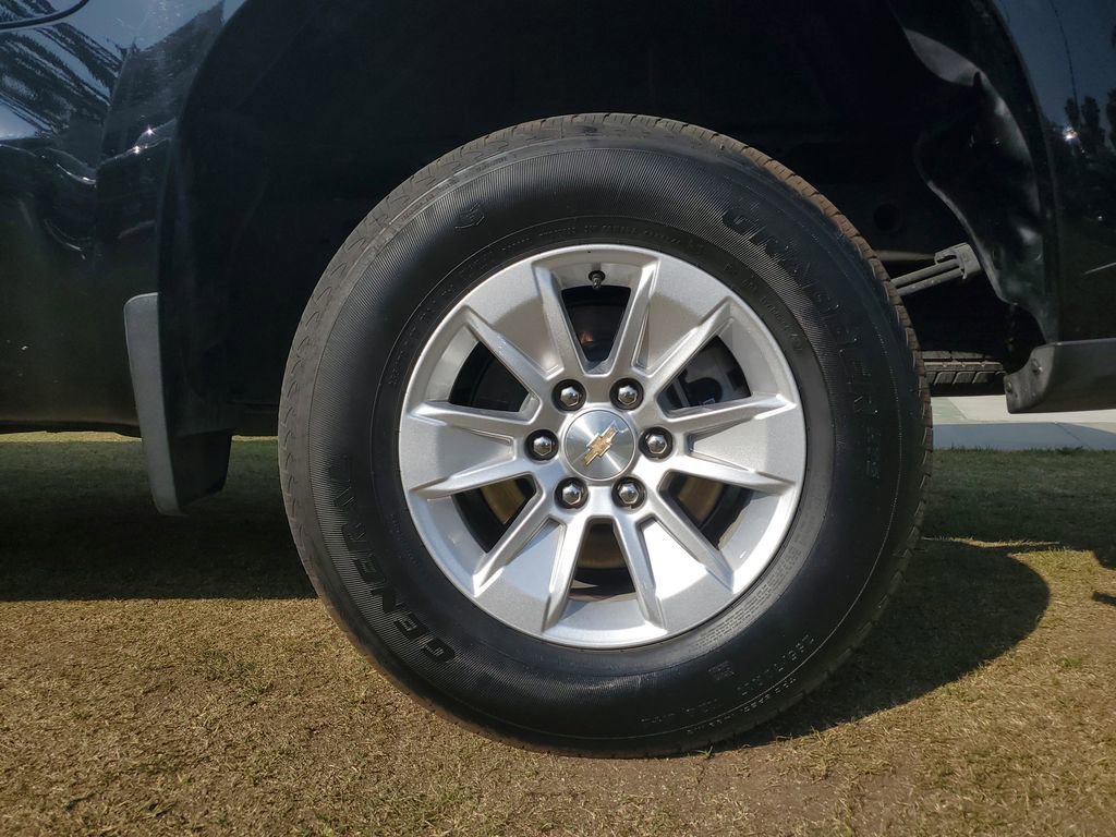 Used 2025 Chevrolet Silverado 1500 LT image 5