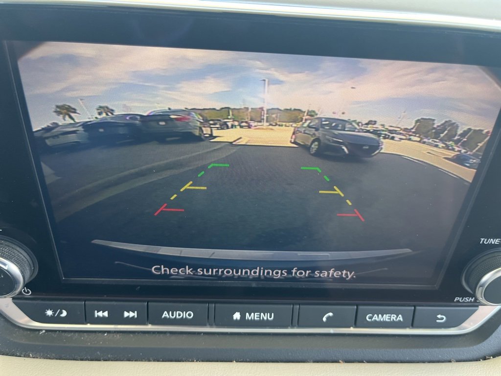 Used 2022 Nissan Rogue SV w/ SV Premium Package image 14