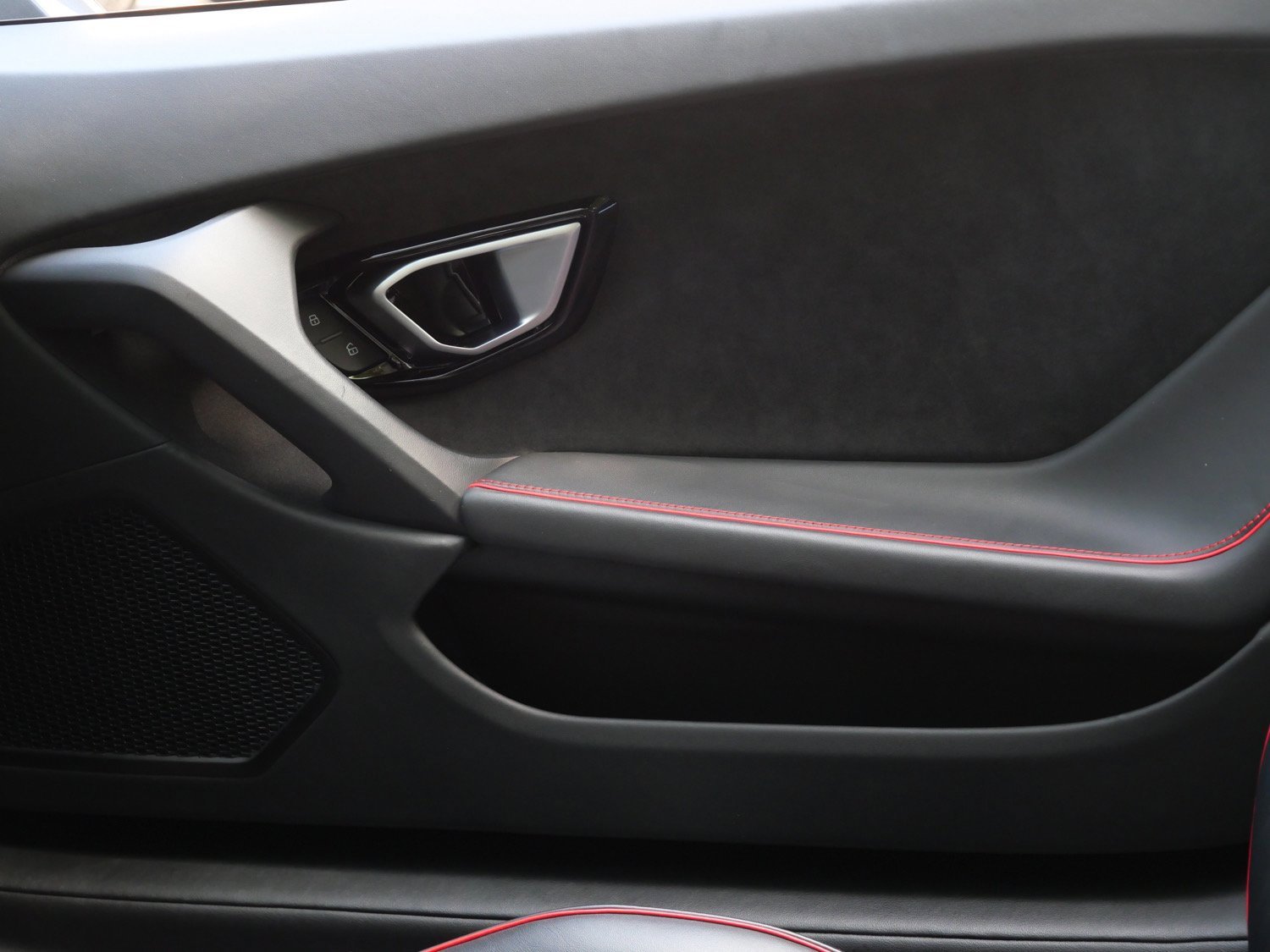 Used 2021 Lamborghini Huracan EVO image 19