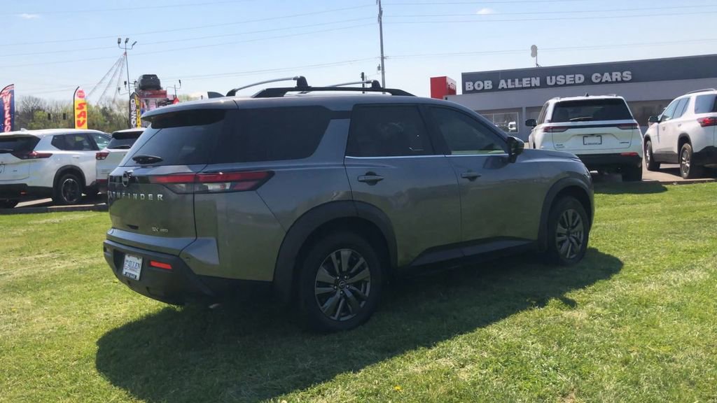 Used 2022 Nissan Pathfinder SV image 8