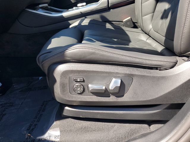 Used 2026 BMW X5 sDrive40i w/ M Sport Package image 16