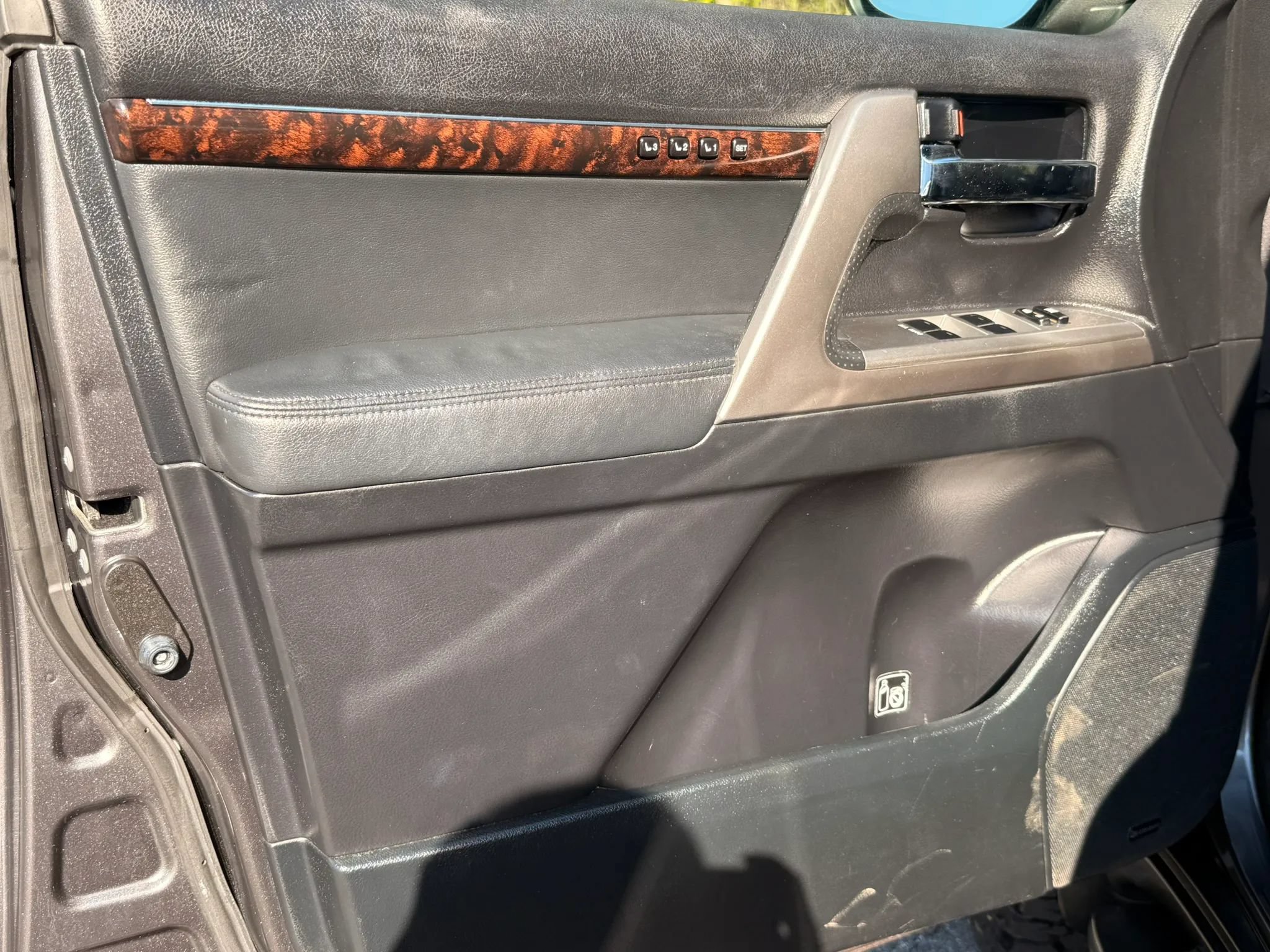 Used 2014 Toyota Land Cruiser AWD/4WD image 17