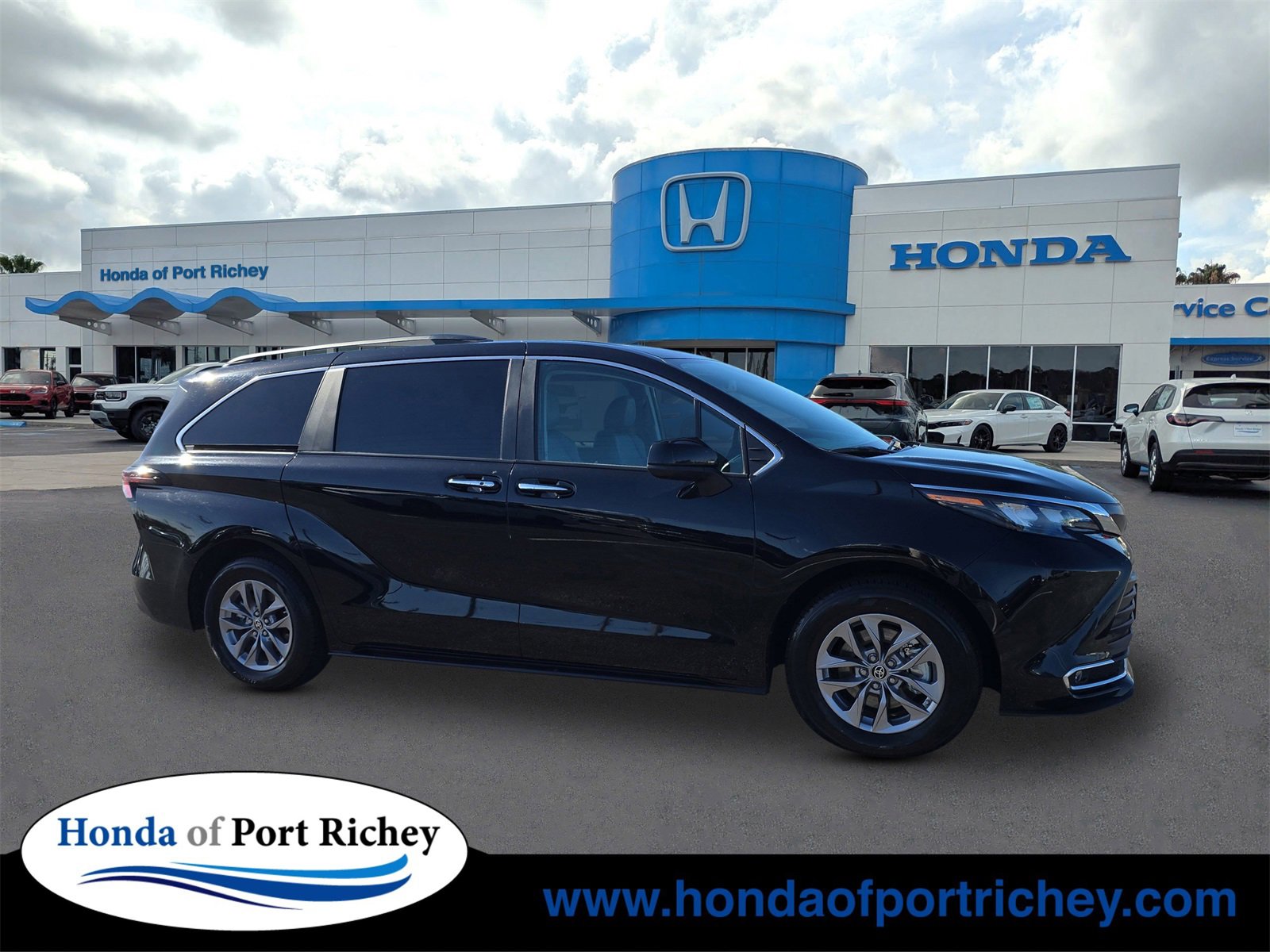 Used 2024 Toyota Sienna XLE