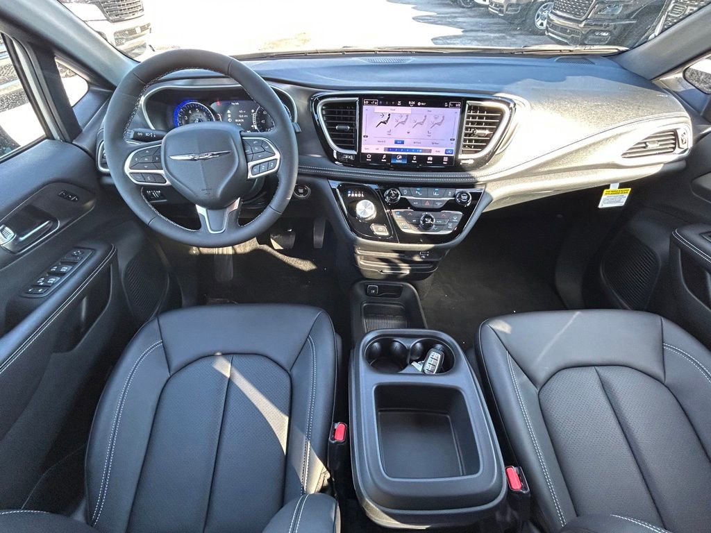 New 2026 Chrysler Pacifica Select image 10