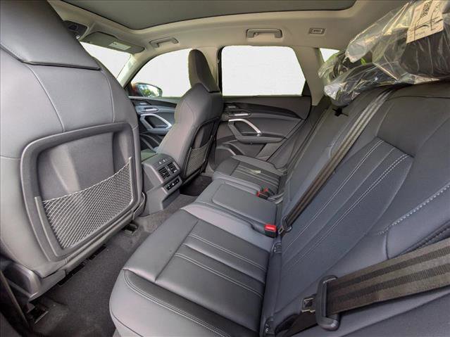 New 2025 Audi Q5 Prestige image 18