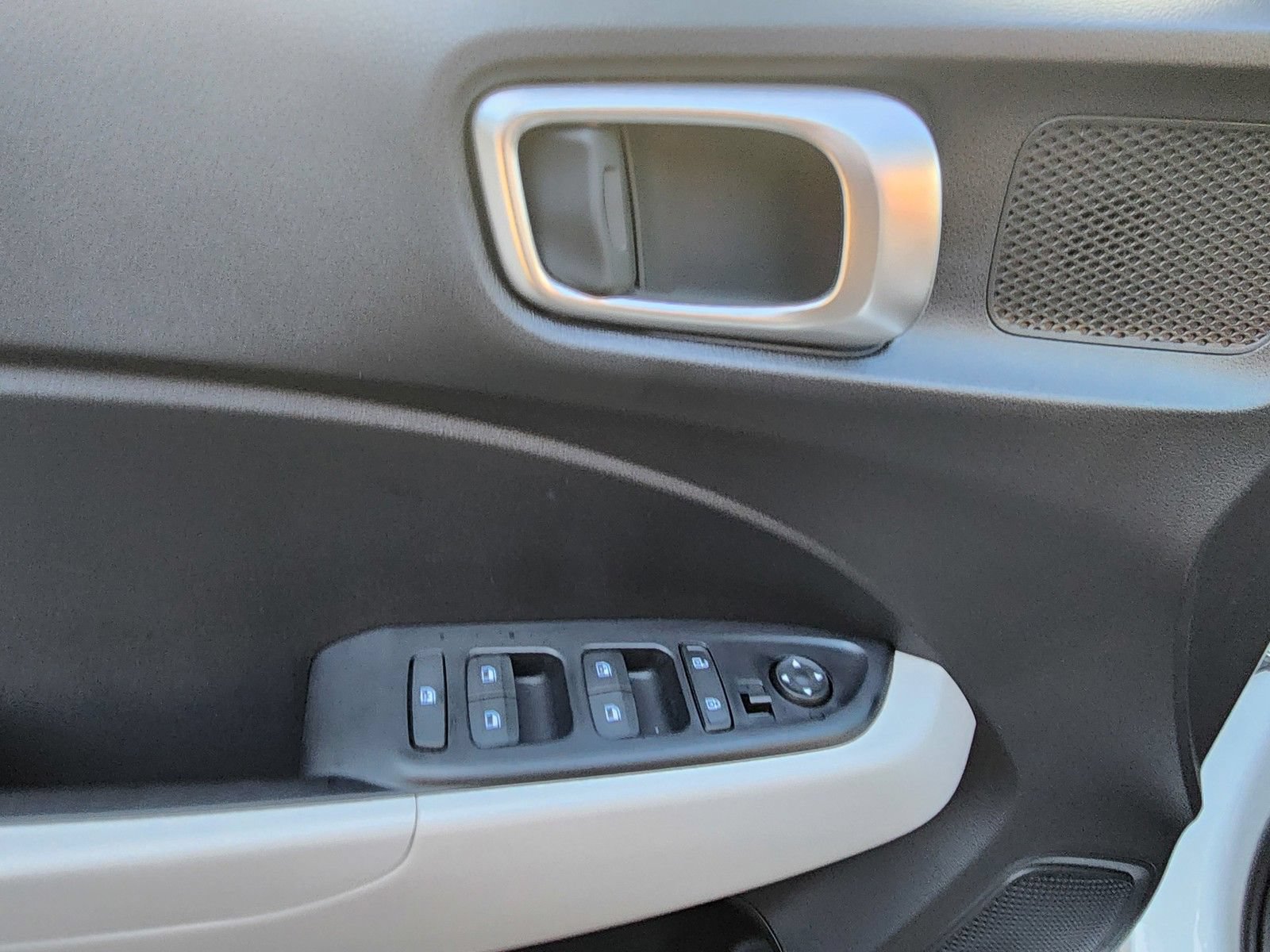 New 2026 Hyundai Venue SEL FWD image 9
