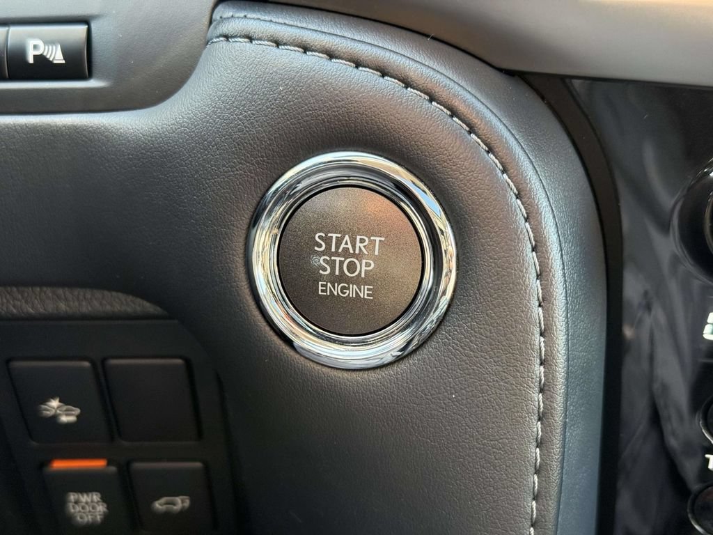 Used 2018 Lexus LX 570 4WD w/ Luxury Package image 29